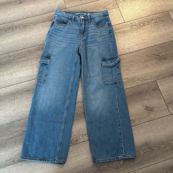 Old Navy Extra High Waisted Sky Hi Wide Leg Cargo Jeans 4 - Picture 2 of 5
